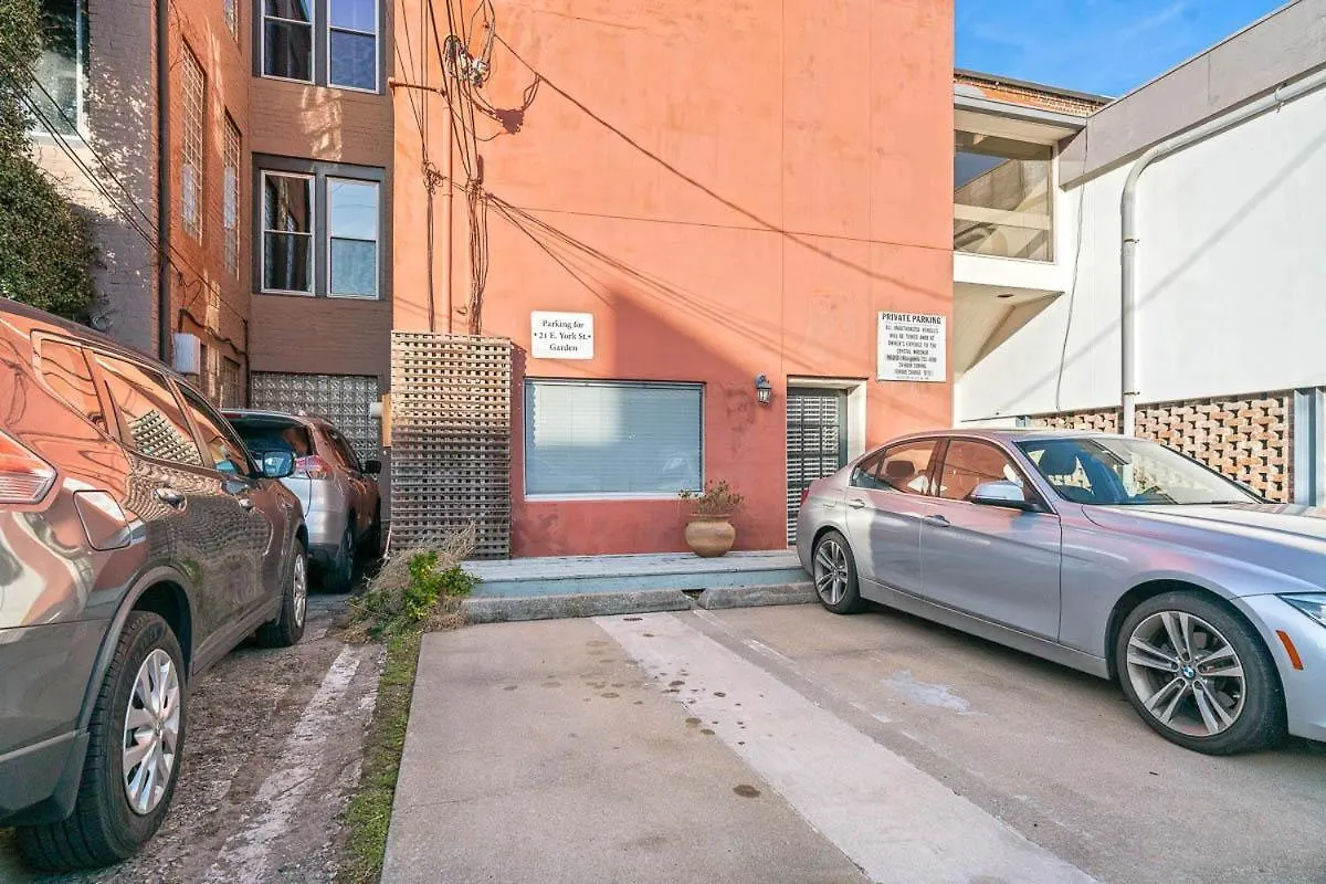 21 E York * Savannah