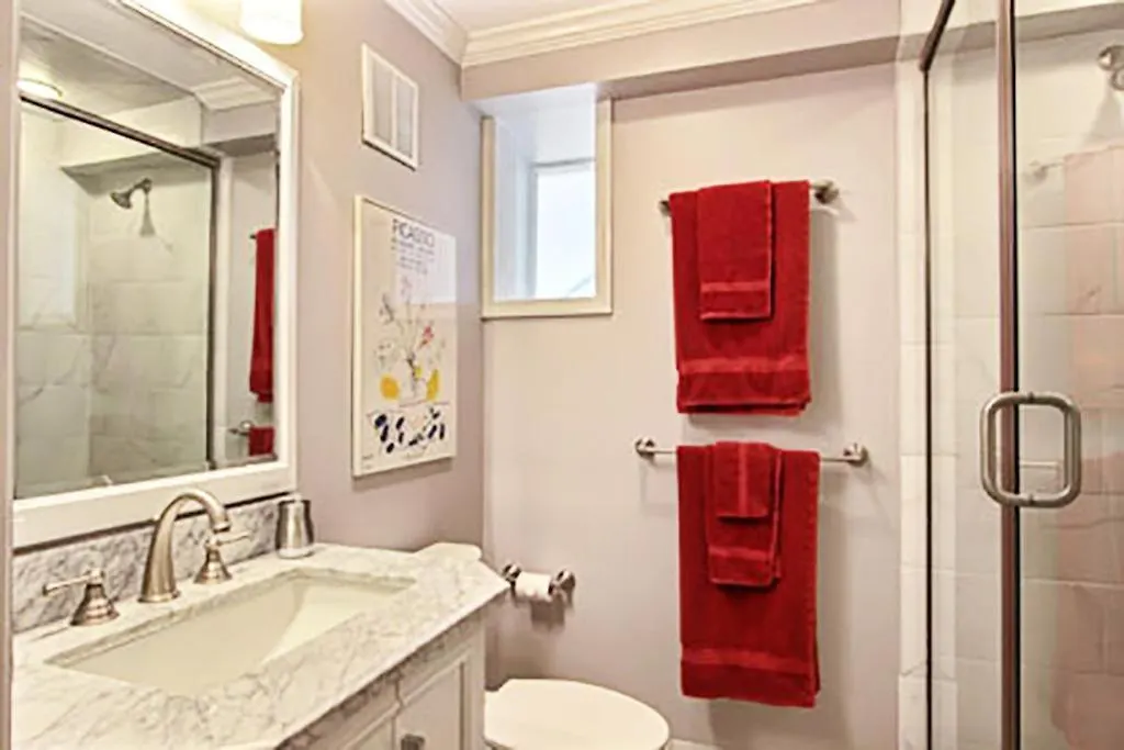 21 E York * Savannah