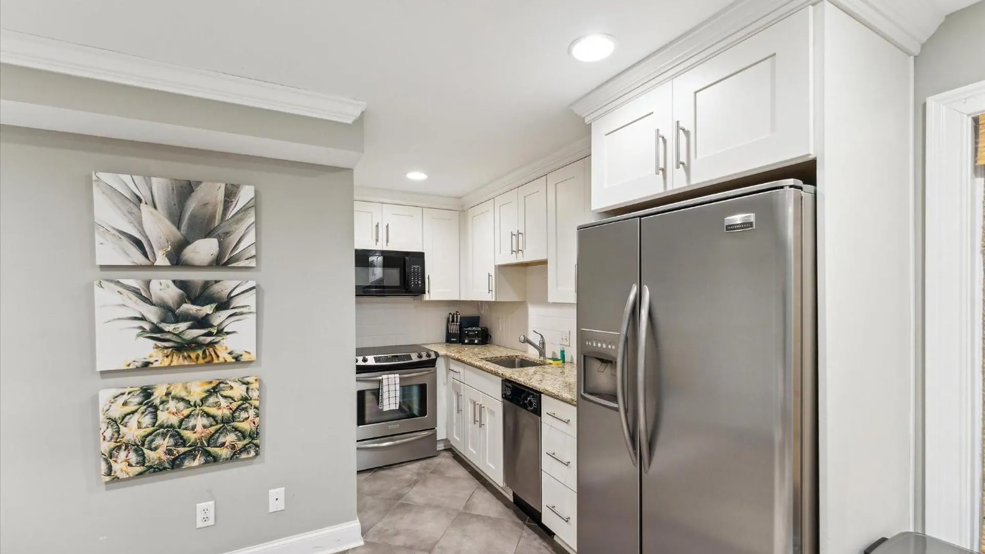 Apartment 308 W Taylor Street Garden