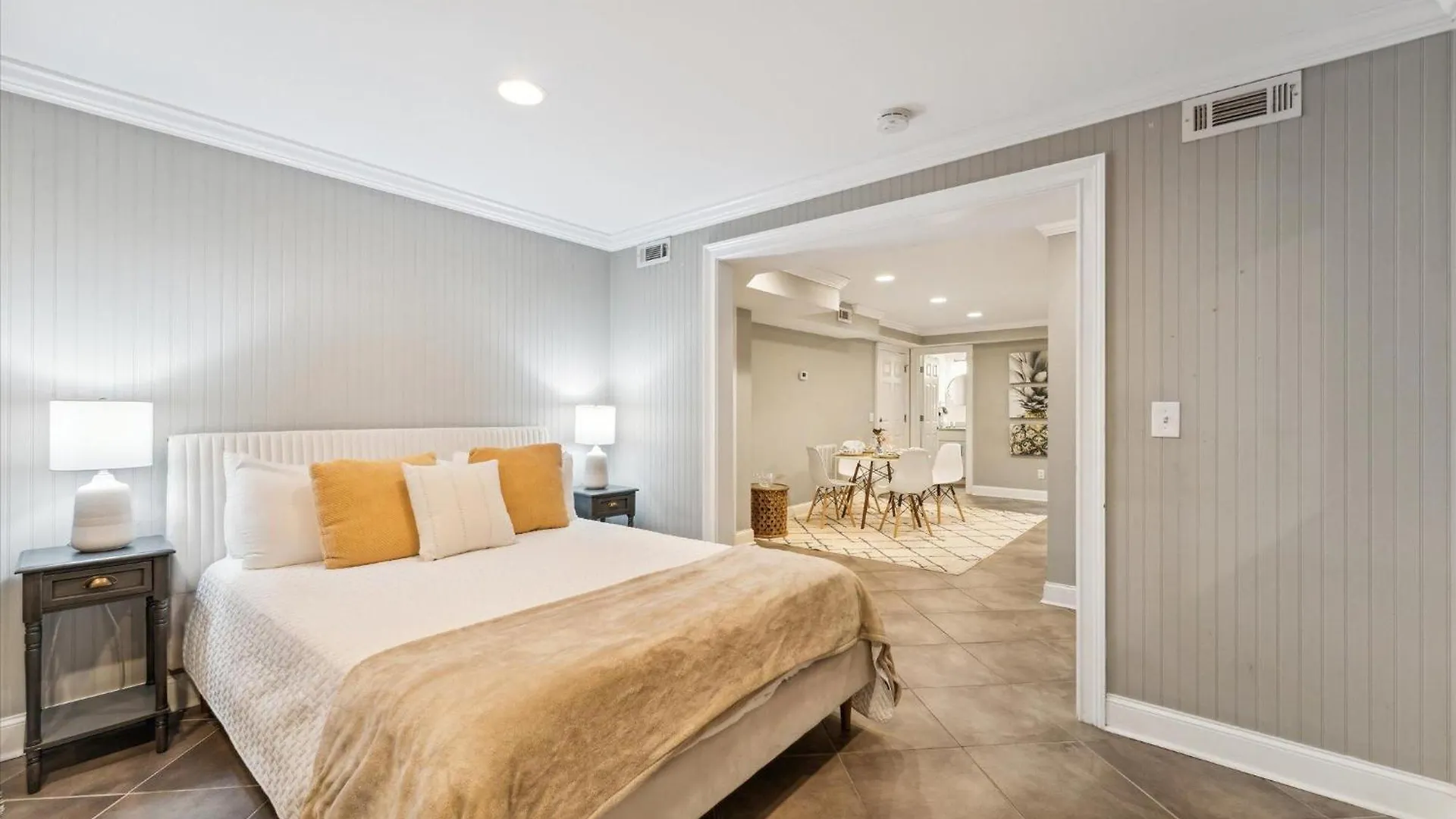 308 W Taylor Street Garden Apartment *