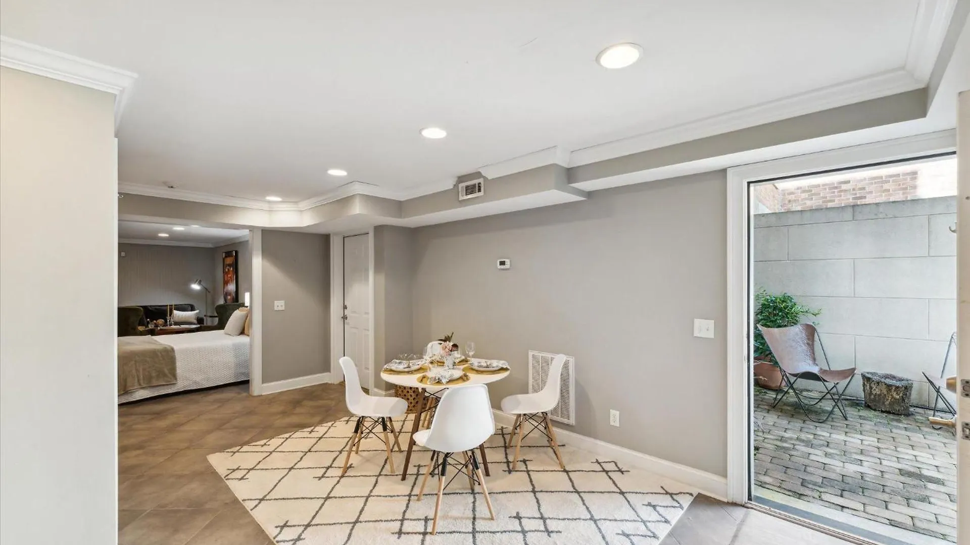 308 W Taylor Street Garden Apartment