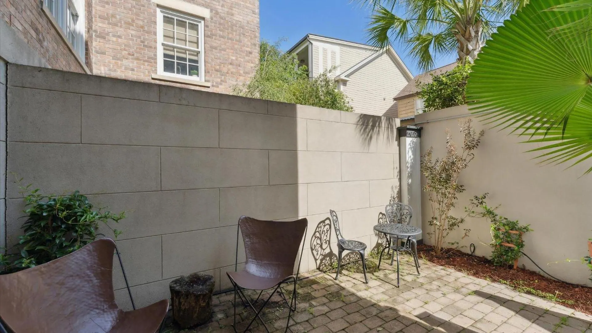 Apartment 308 W Taylor Street Garden
