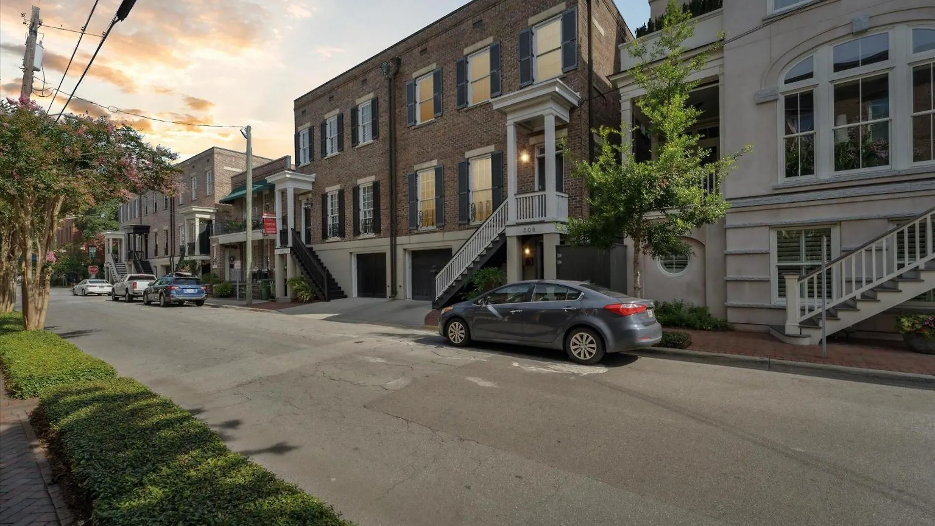 308 W Taylor Street Garden