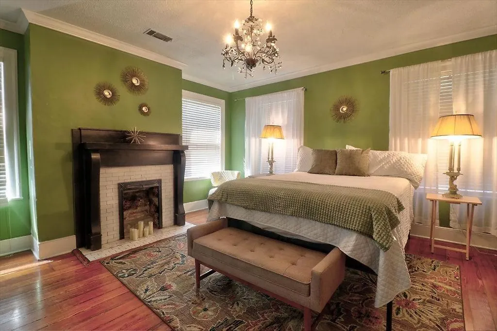 121 W Jones Loft 4f Apartment
