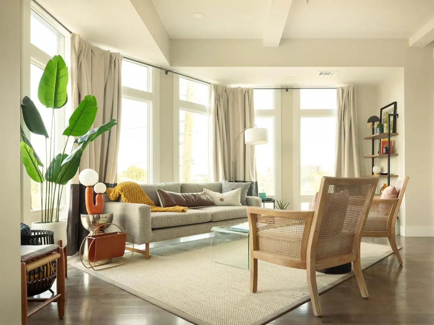 Downtown, Contemporary, 2 Bedroom, Roof Terrace! 2a * Savannah