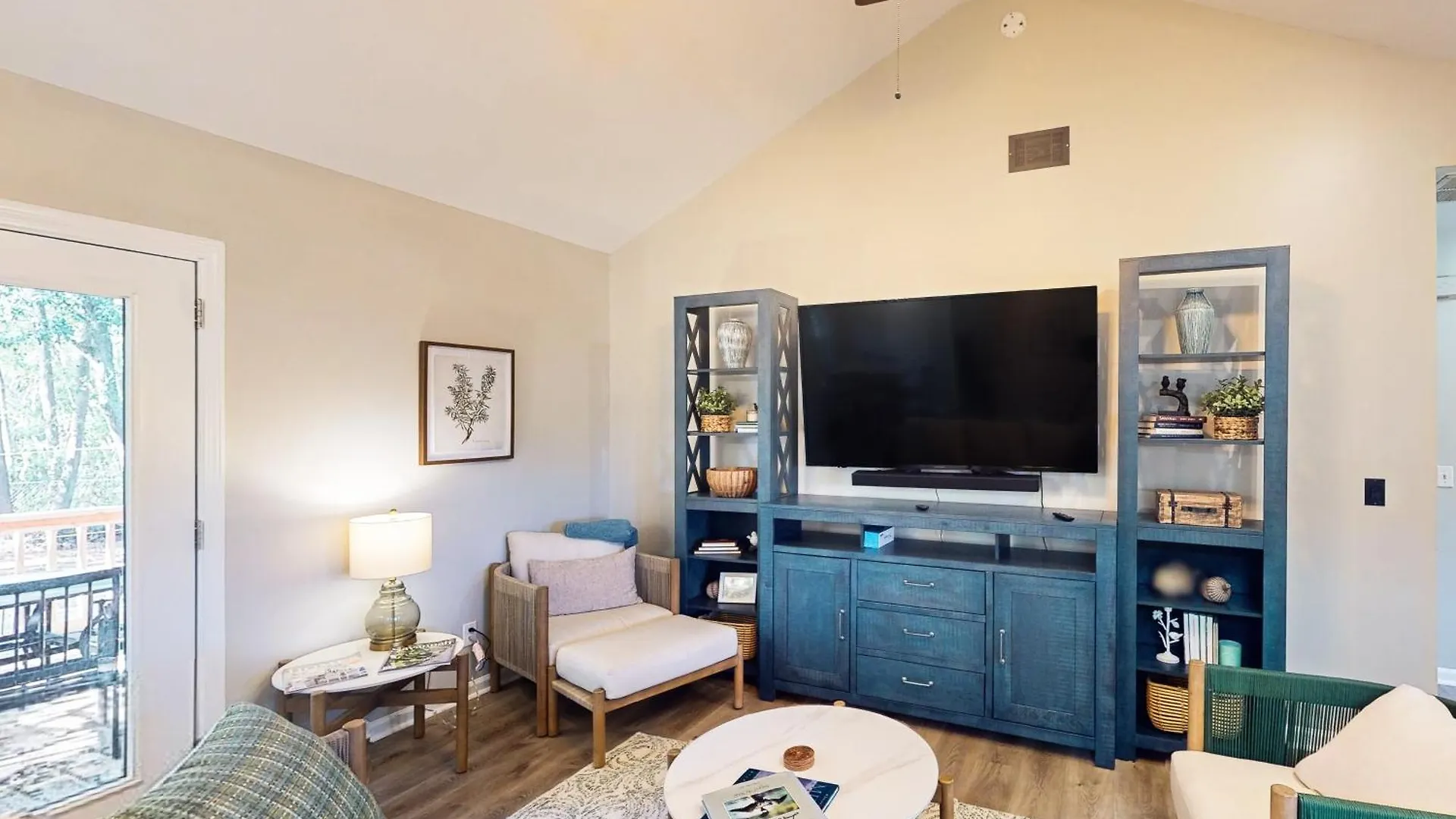 7 Leeward Ct.