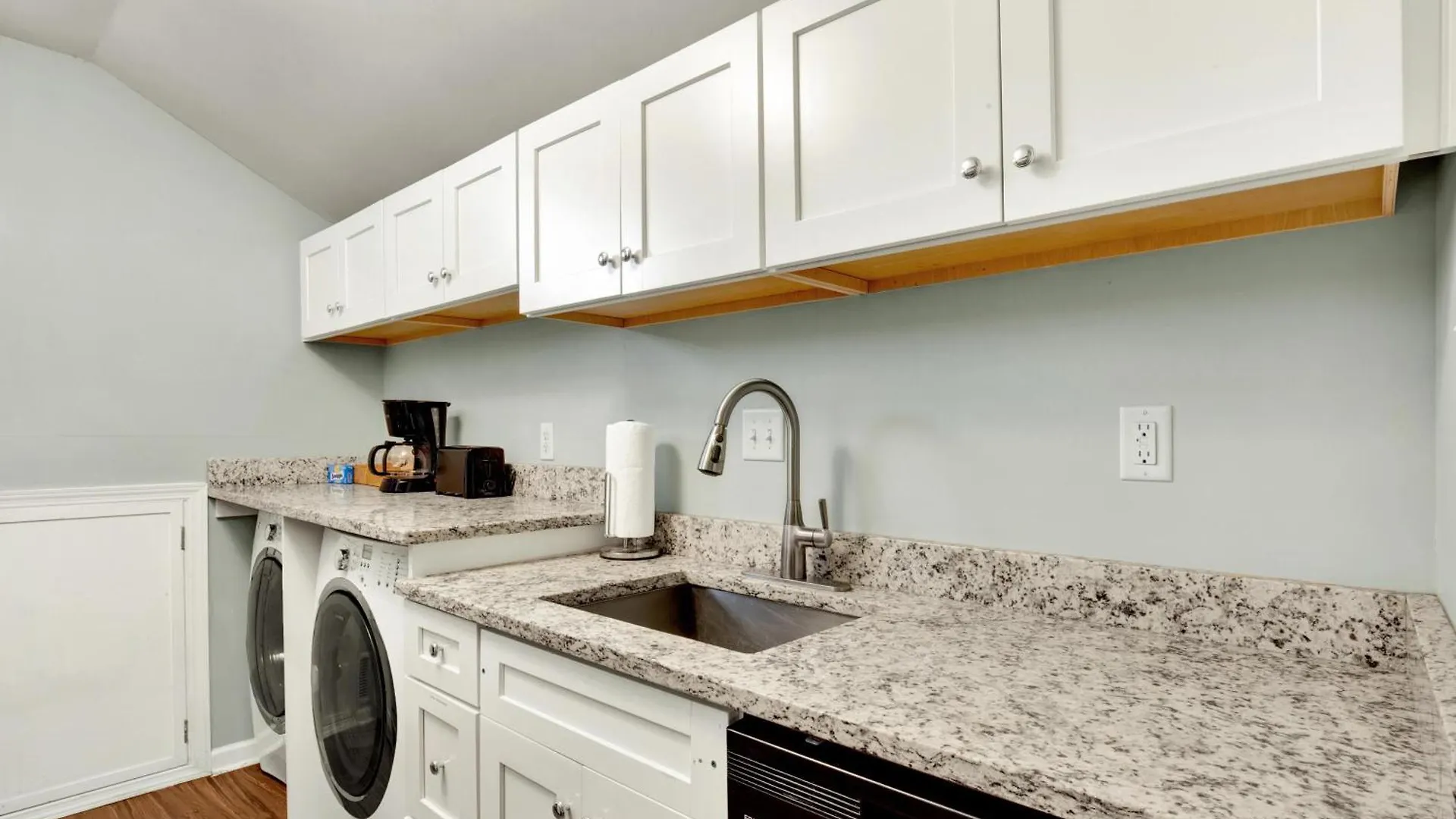 Apartment 704 Abercorn *