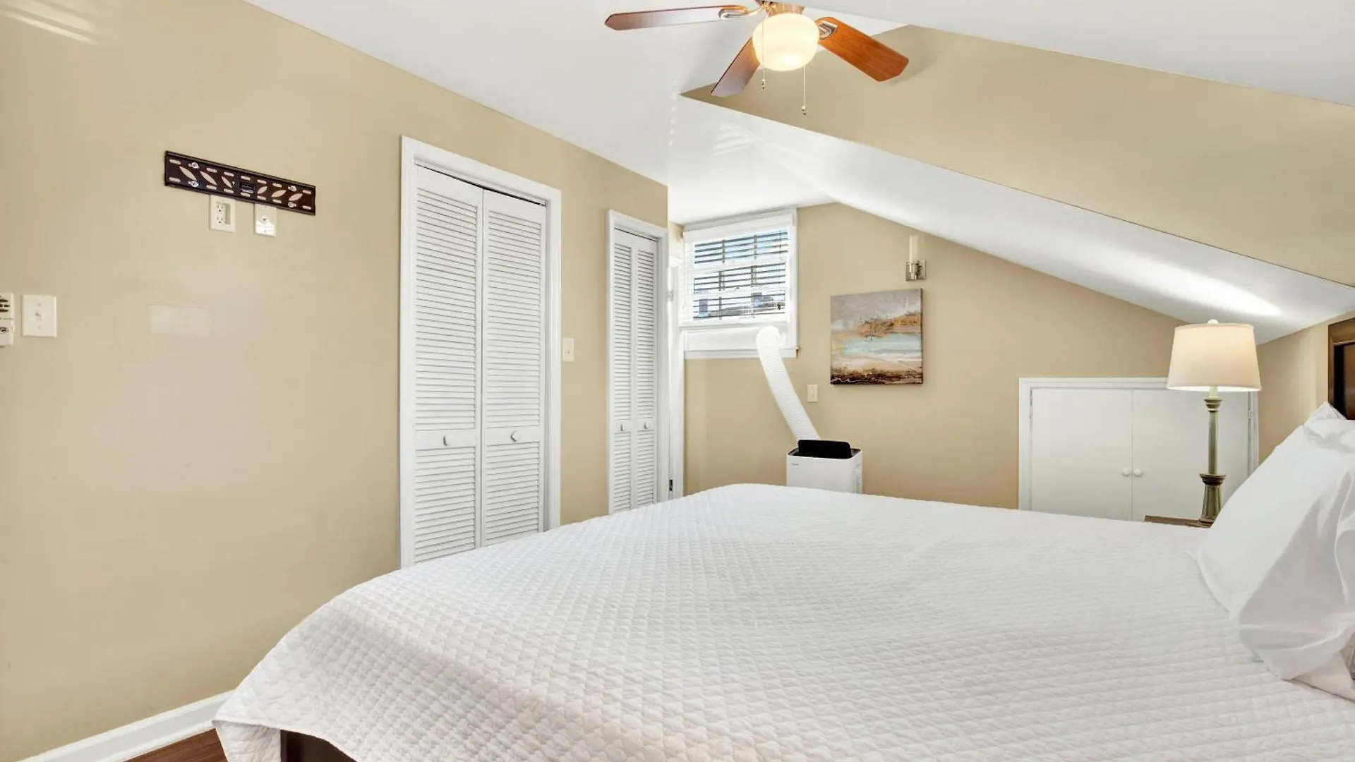 704 Abercorn Apartment