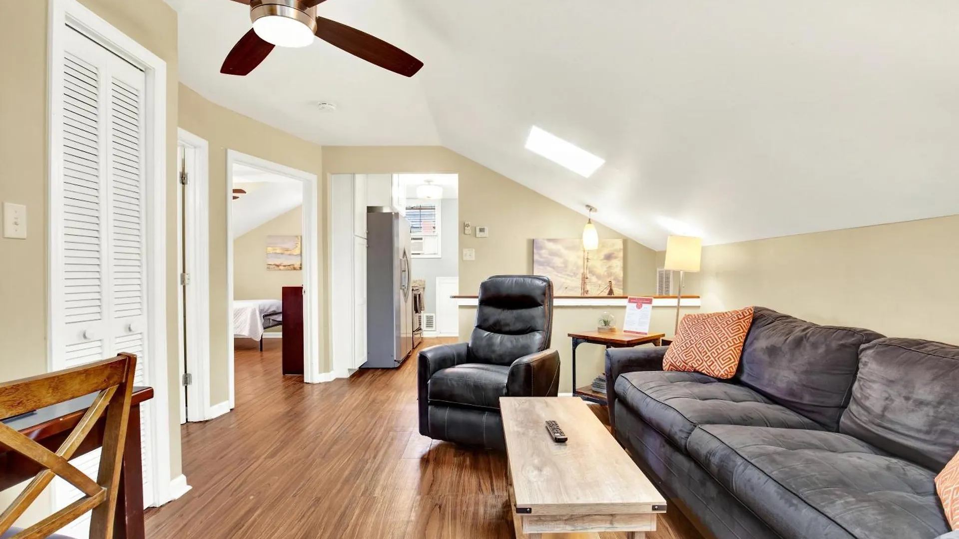 704 Abercorn Apartment