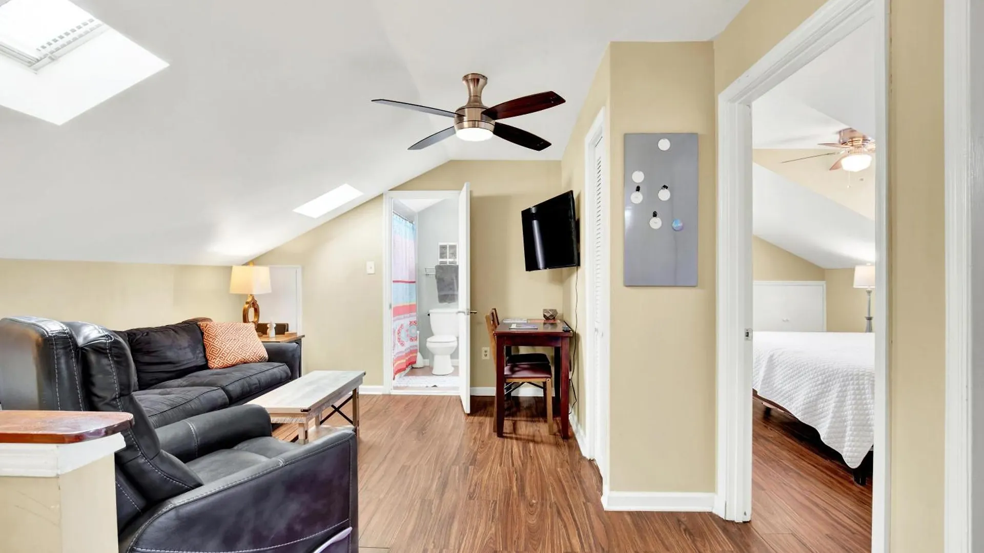 704 Abercorn Apartment *