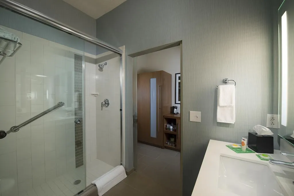 Hyatt Place Airport Hotell 4*