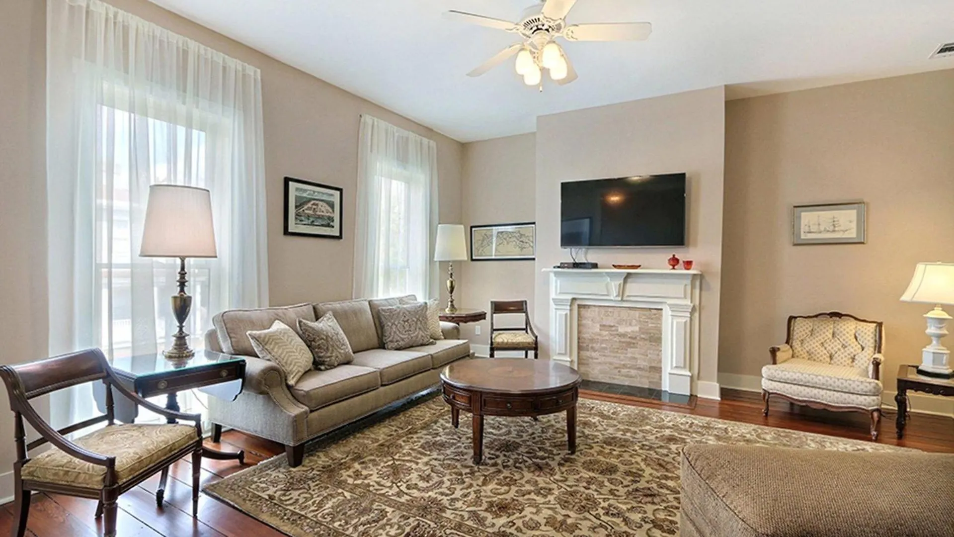 Change Of Place Estate * Savannah
