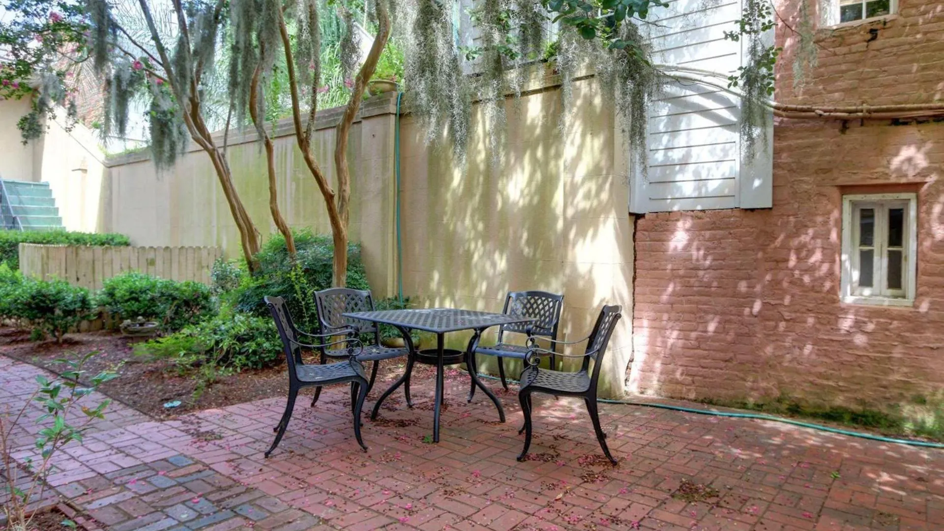 Romancing The Jones * Savannah