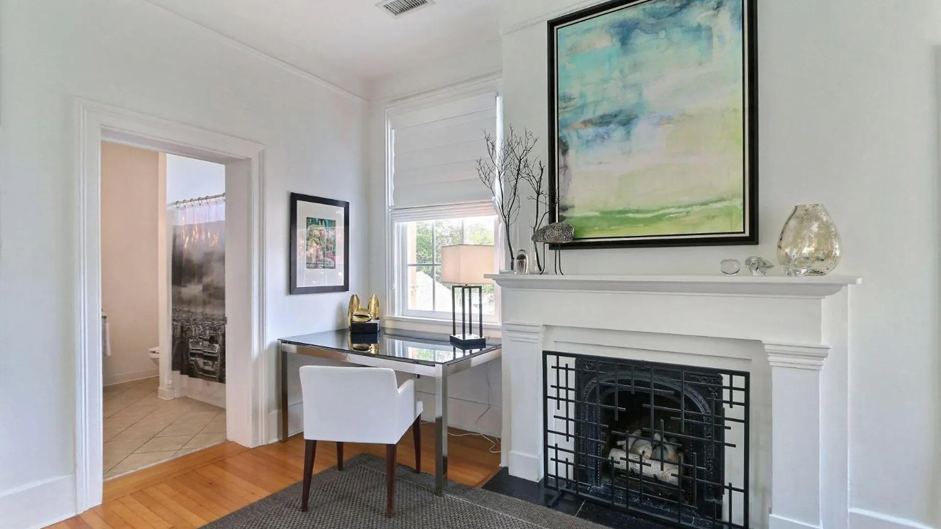 Apartment Romancing The Jones