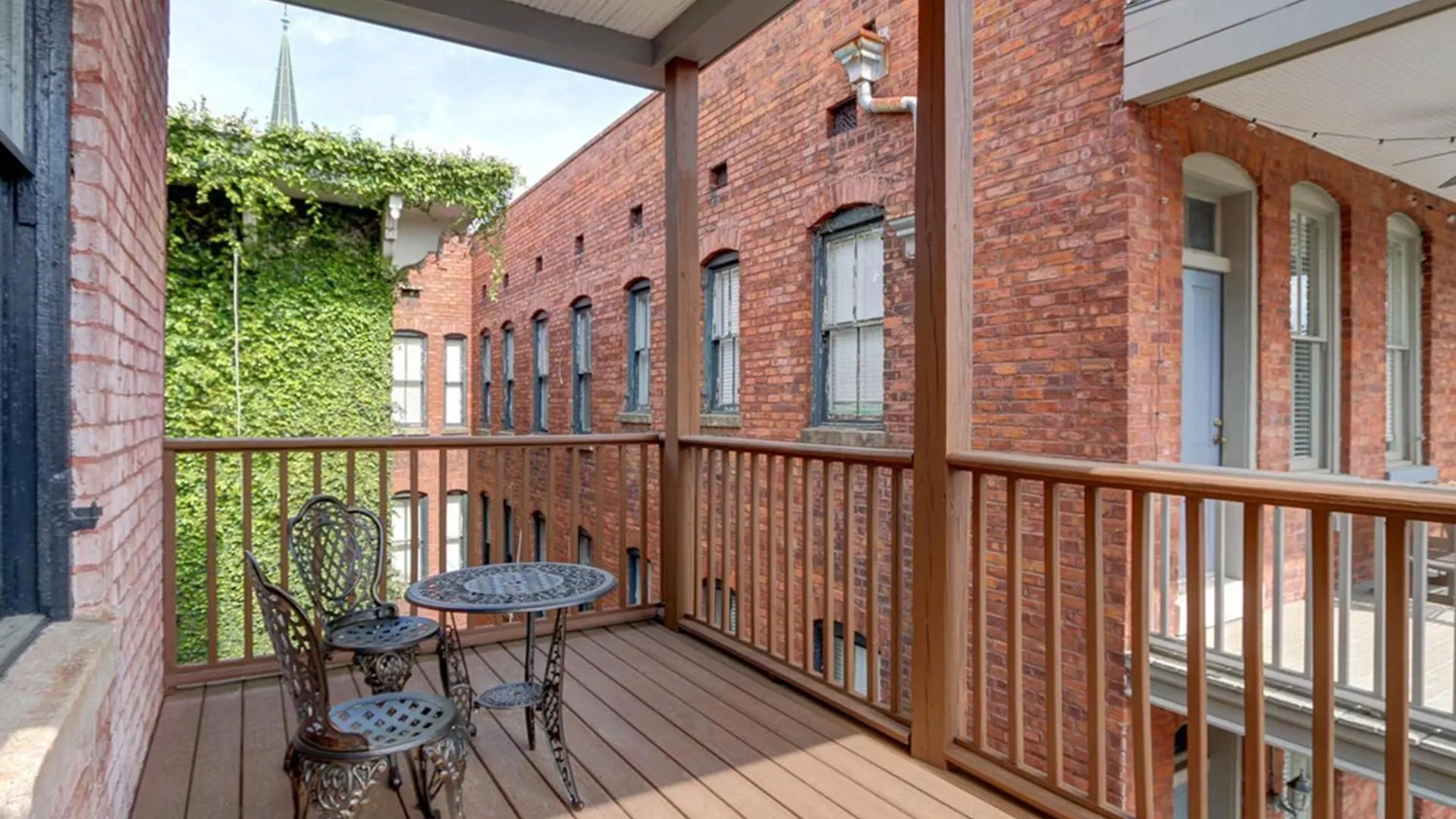 Lafayette Row Unit 3 * Savannah