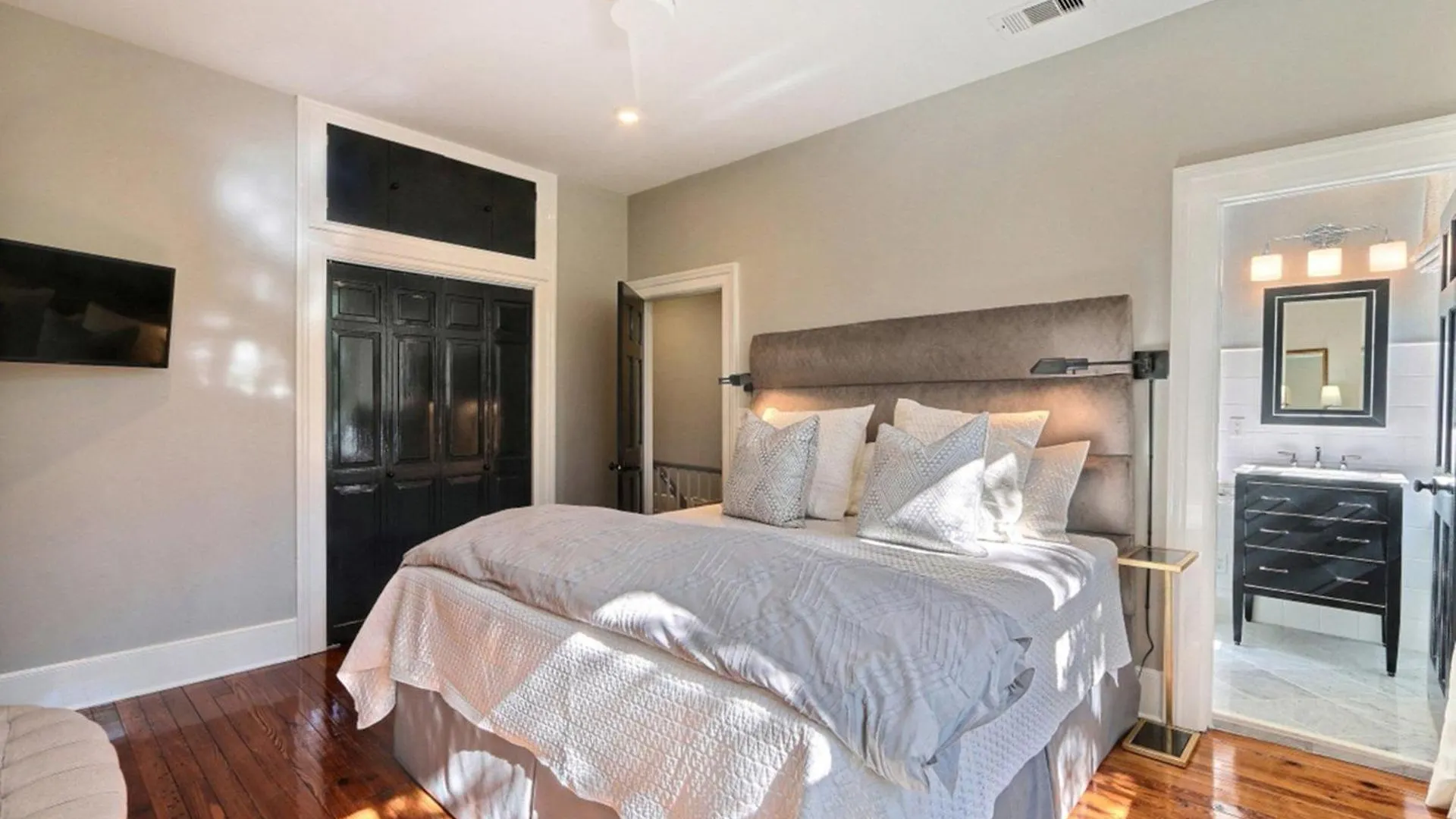 Apartment Isaac Laroche Main Savannah