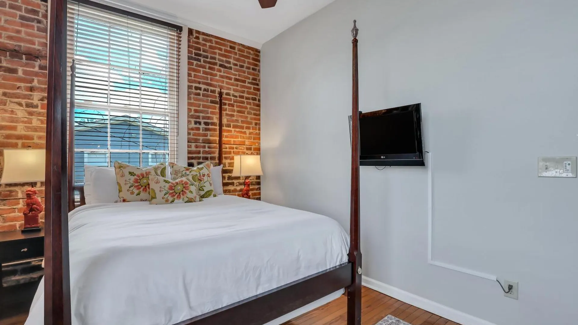 At 1014 Holiday home