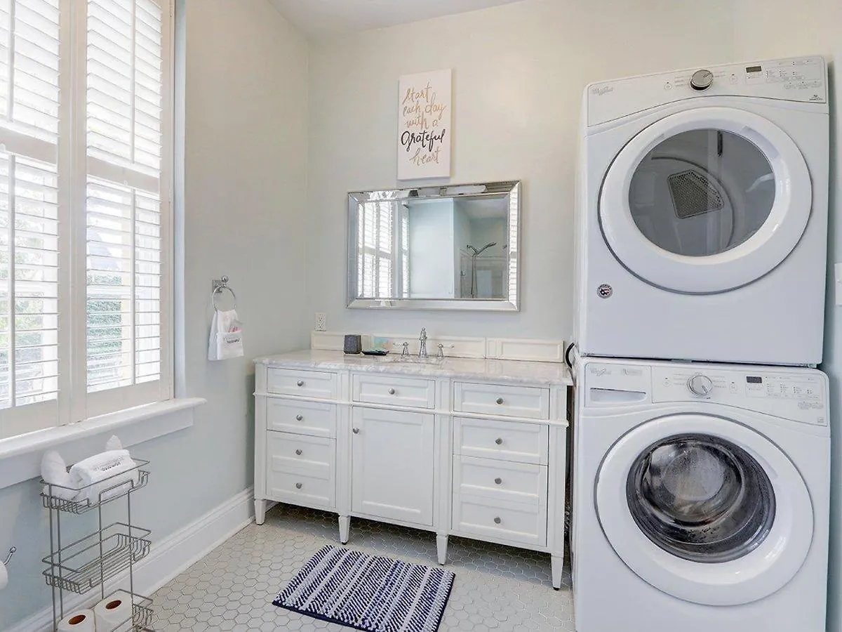 Charm On Liberty Apartment