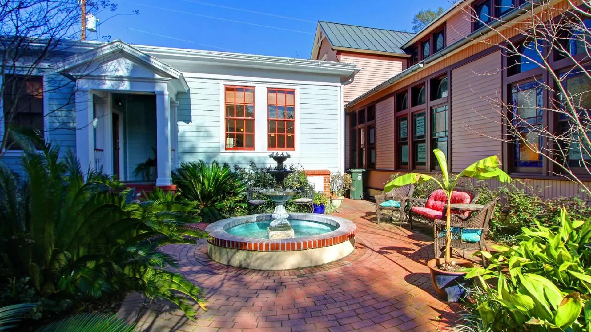Fountain View Apartment