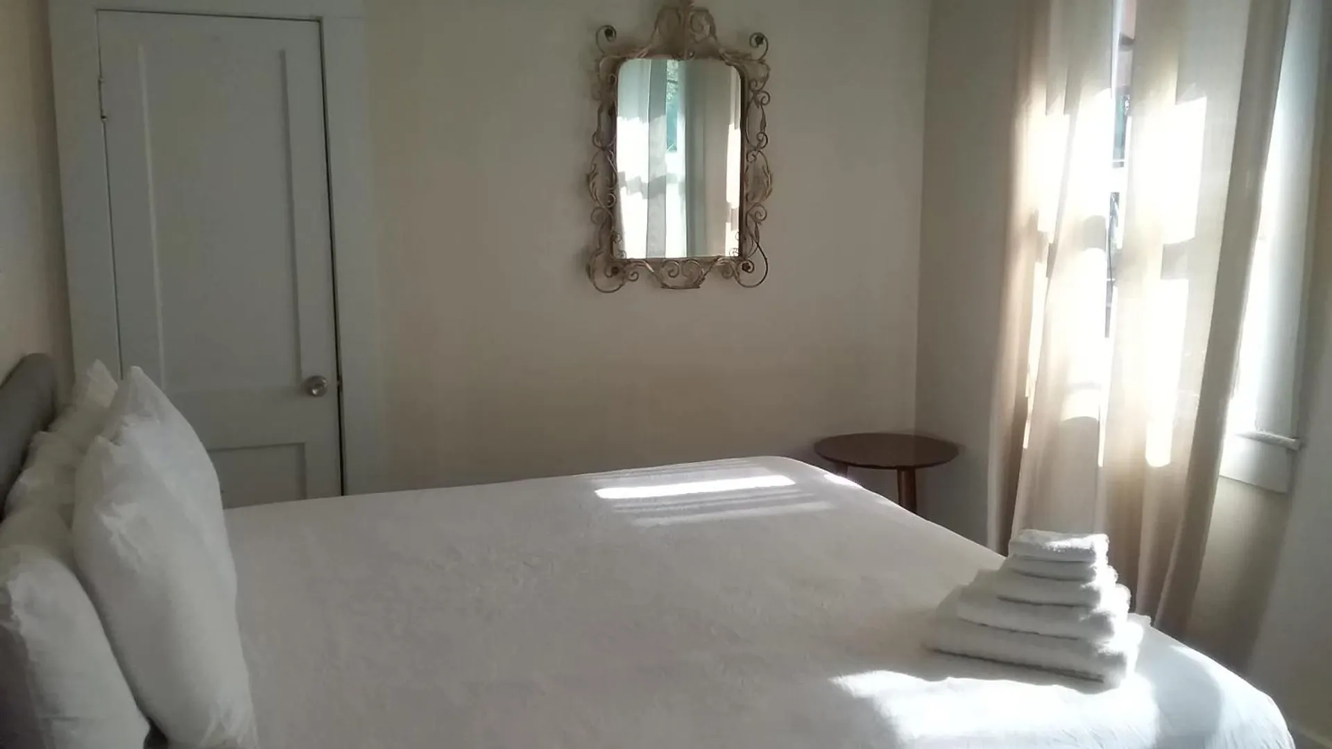 Retro Rainbow At Herb River- Flamingo Flat #4 Apartment *