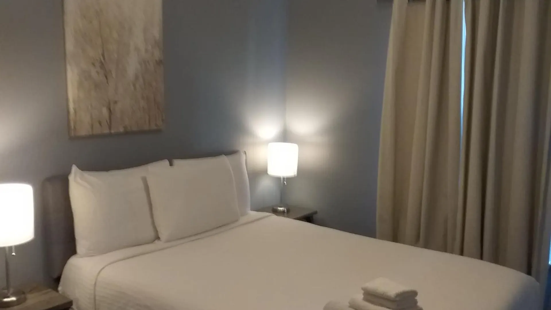 Near Hospital And Downtown- On Leghorn Savannah
