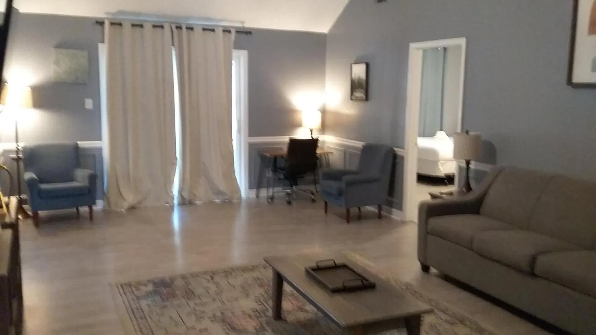Near Hospital And Downtown- On Leghorn Holiday home *