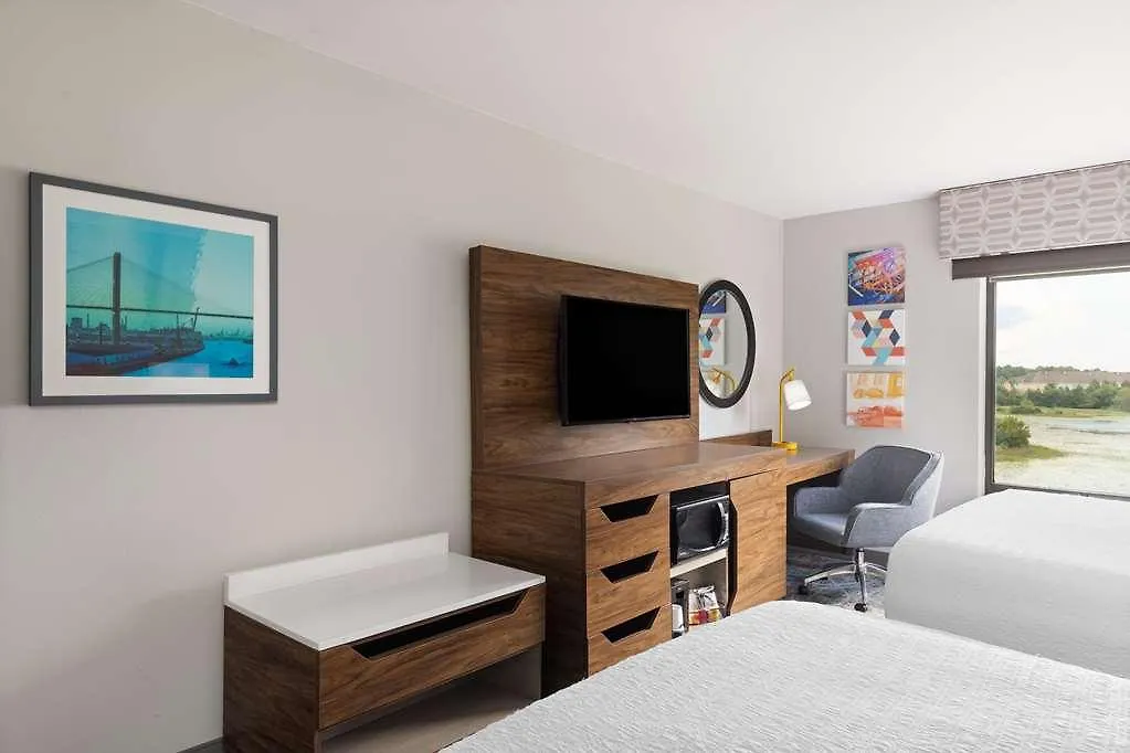 Hotel Hampton & Savannah-airport 2*