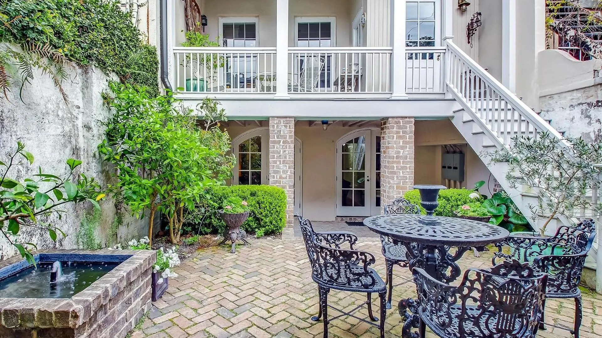 1852 Garden Savannah