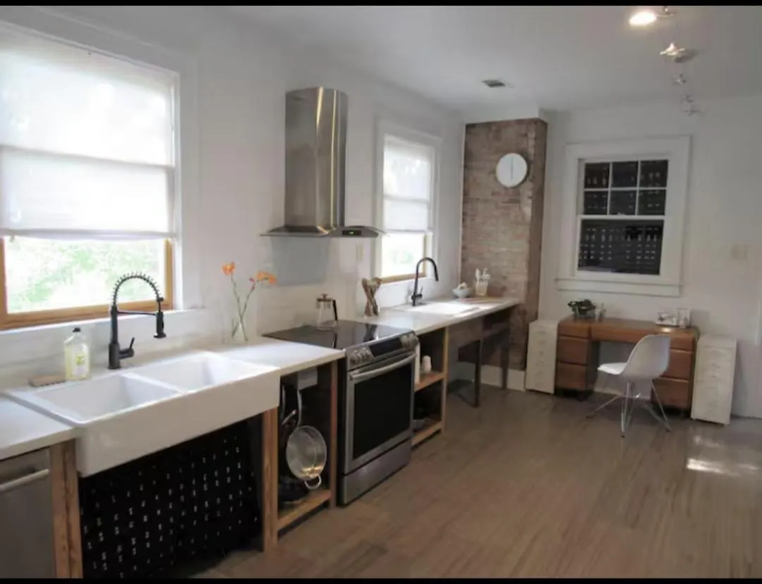 Sunny Nest In Starland Arts District Apartment Savannah