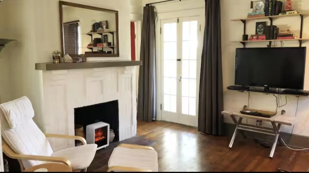 Sunny Nest In Starland Arts District Apartment