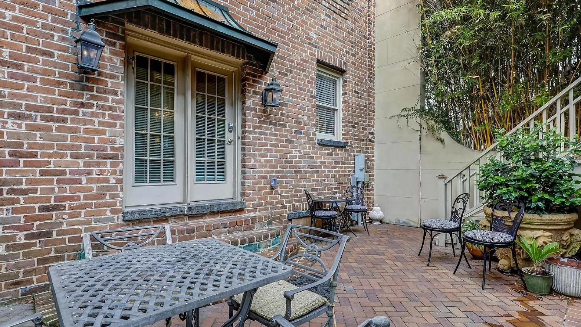 Broughton Street Main House * Savannah