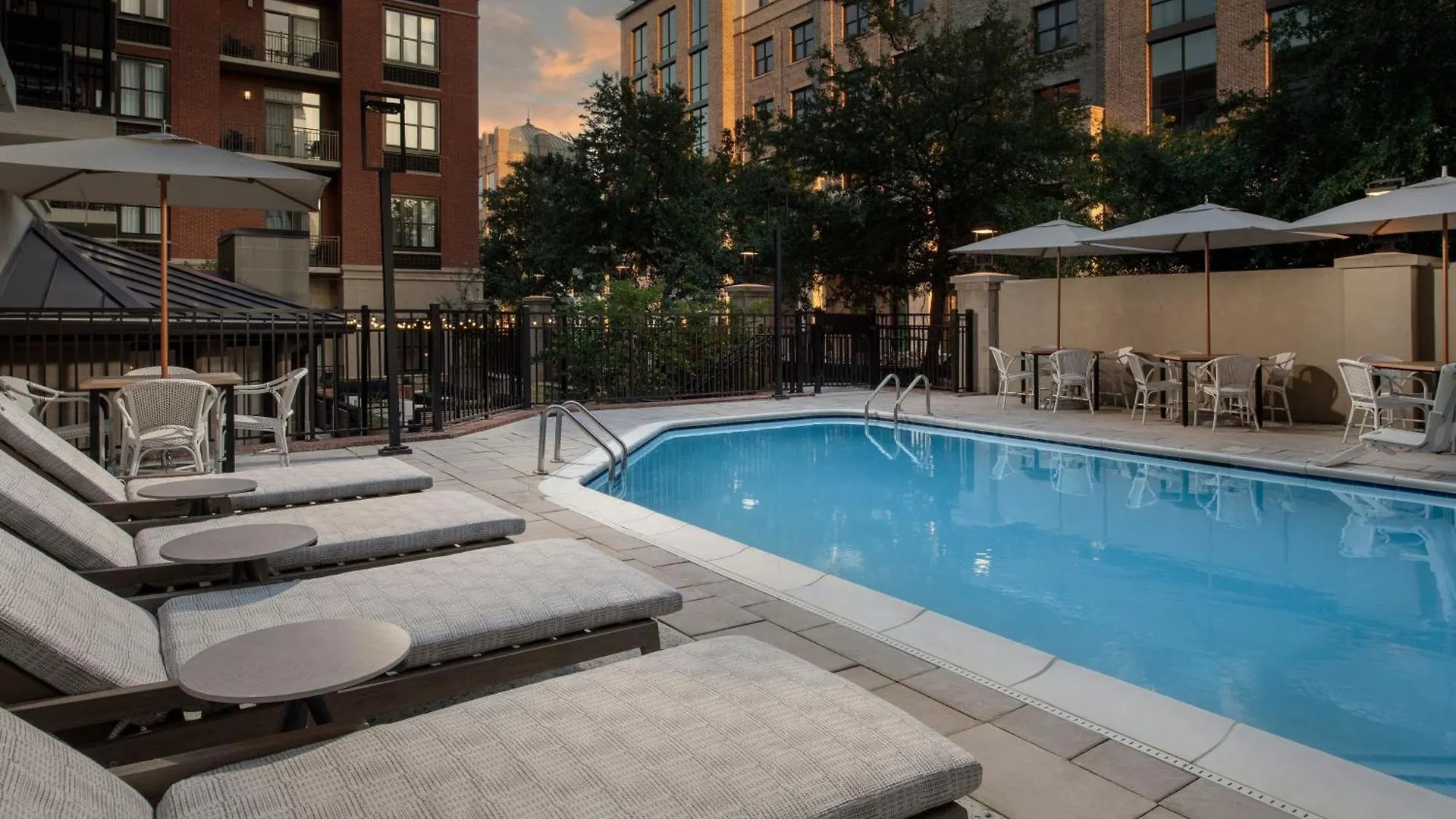 Courtyard By Marriott Downtown - Historic District Savannah