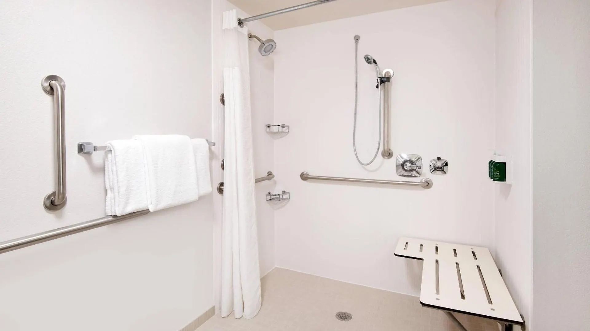 Courtyard By Marriott Midtown Hotel