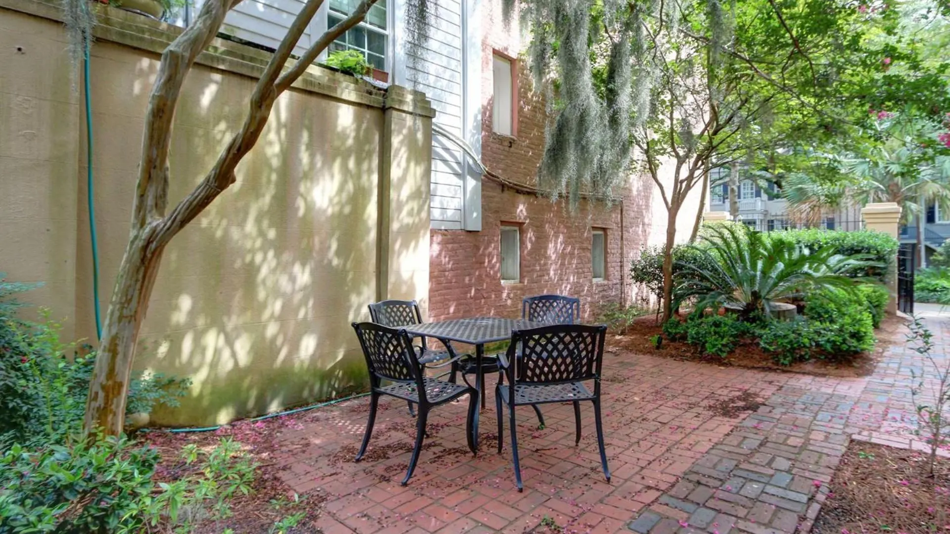 Romancing The Jones Apartment
