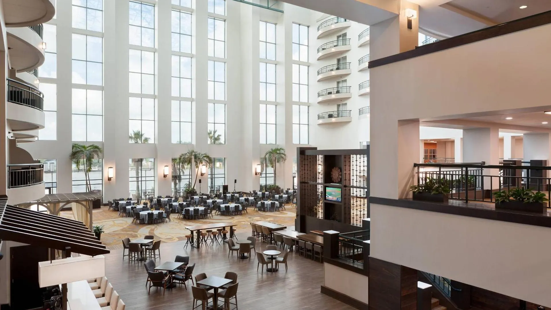 Marriott Riverfront Hotel 4*