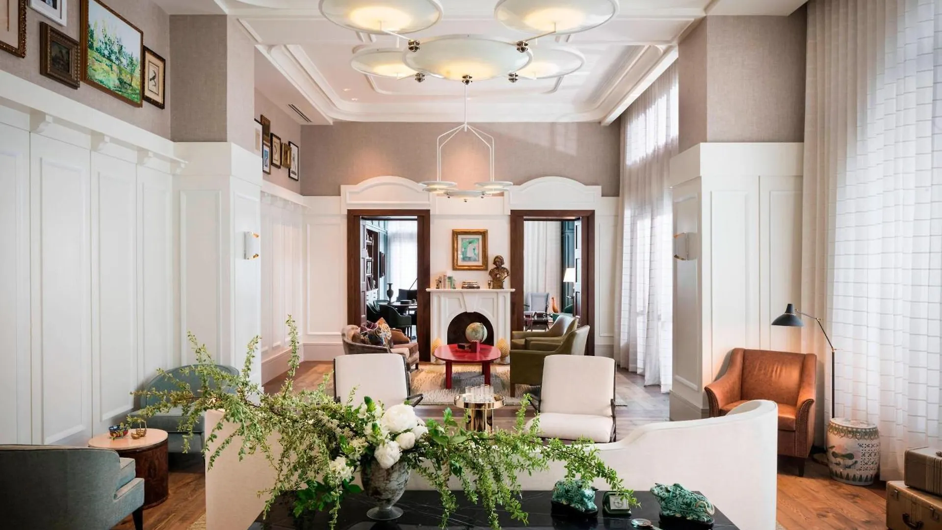 Perry Lane Hotel, A Luxury Collection Hotel, 5*