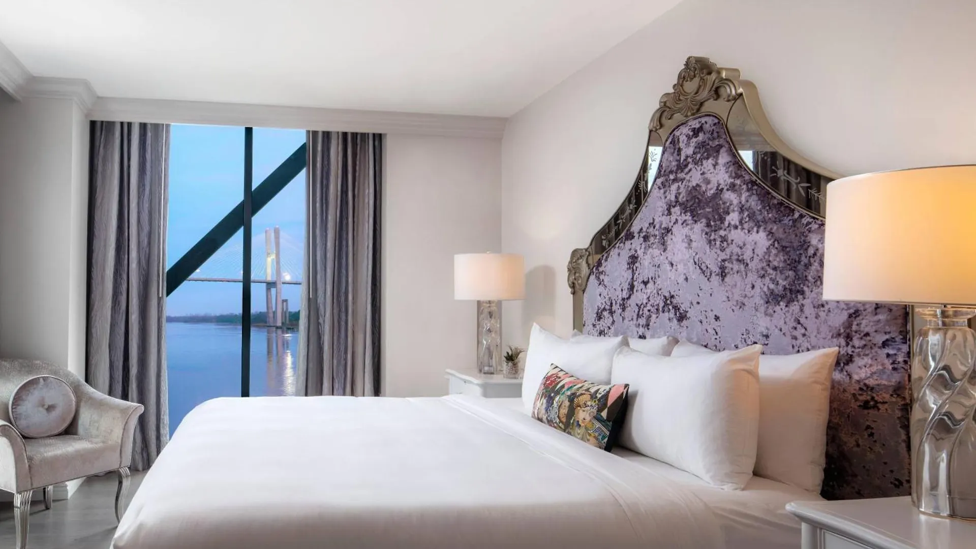 Jw Marriott Plant Riverside District Hotel