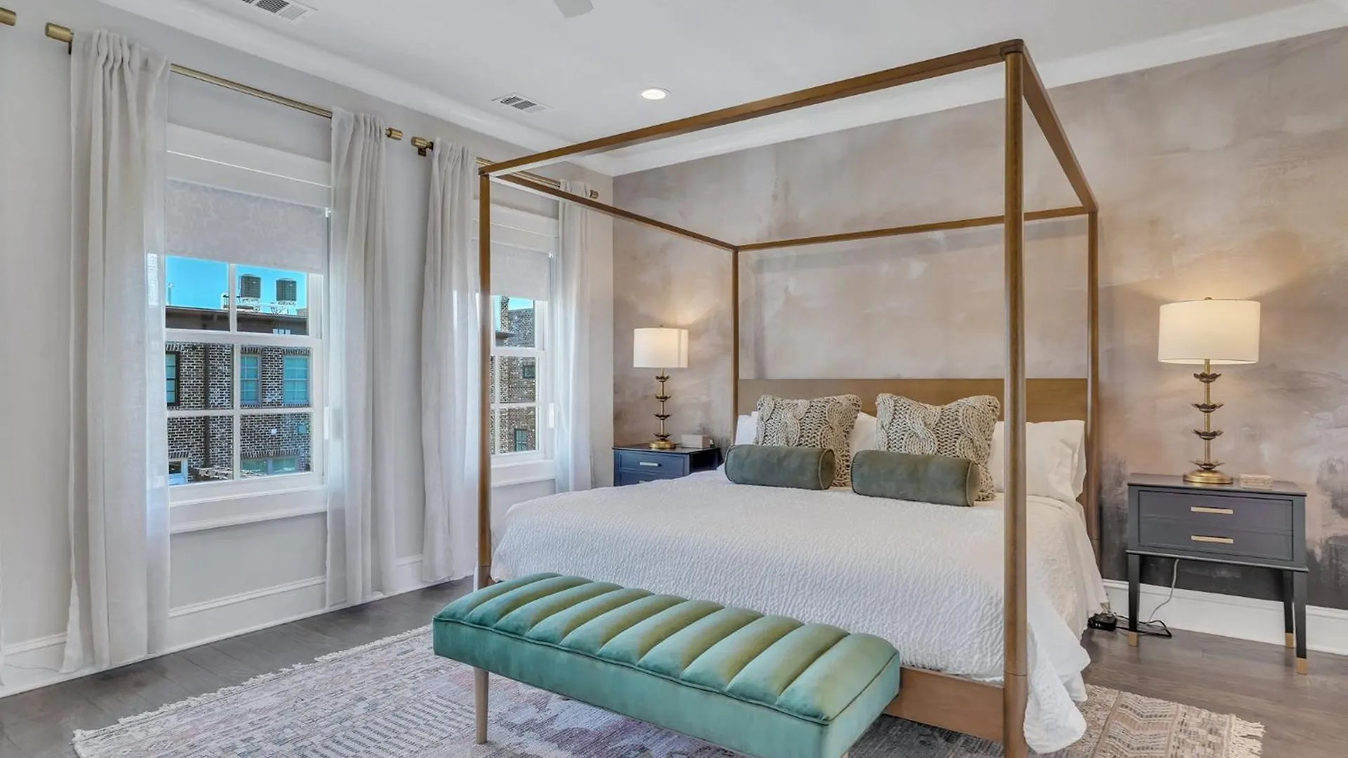 Waterside Retreat, Steps To River Street Savannah