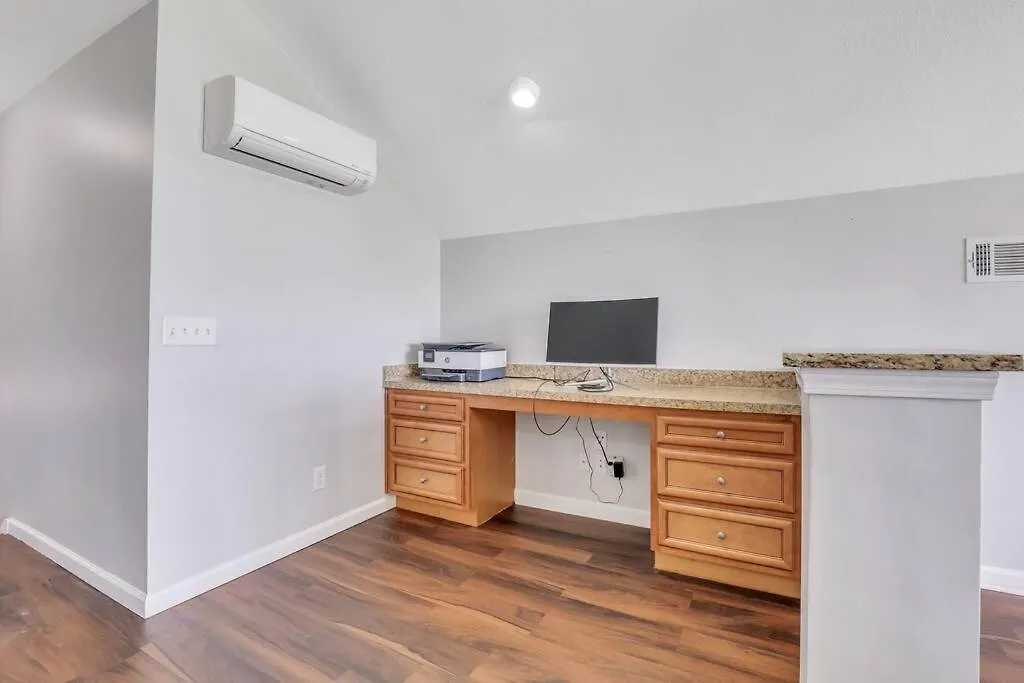 Lakeside Group Oasis 19min To Downtown بيت للعطل