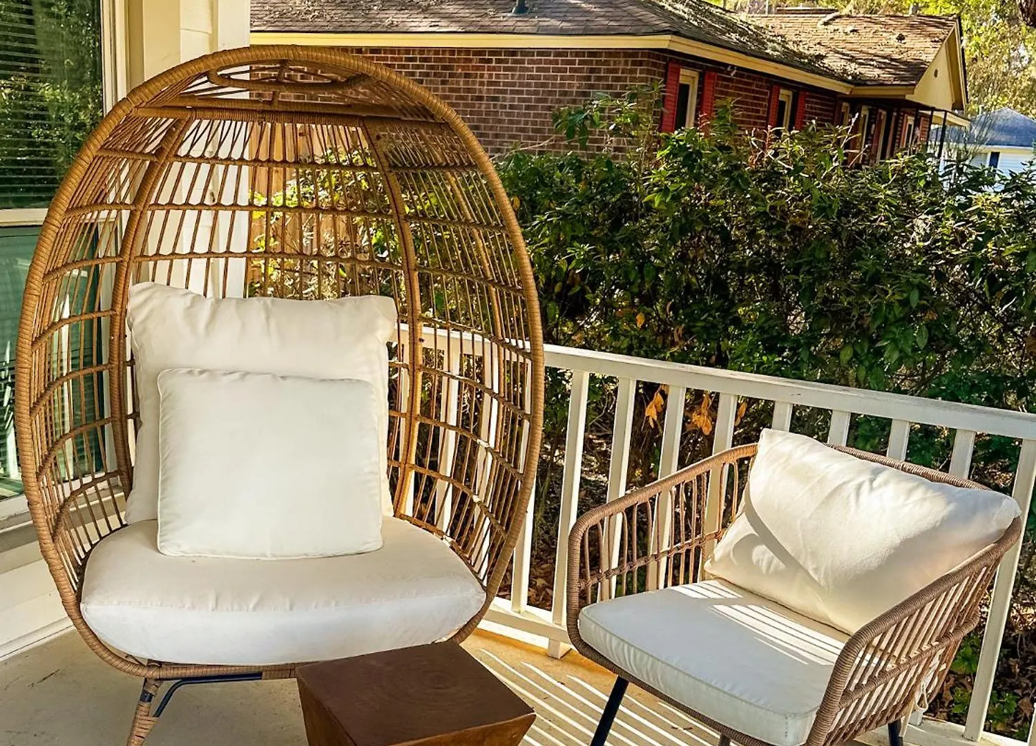 Charming & Bright 2 Bedroom - Close To Downtown - Airport Holiday home *