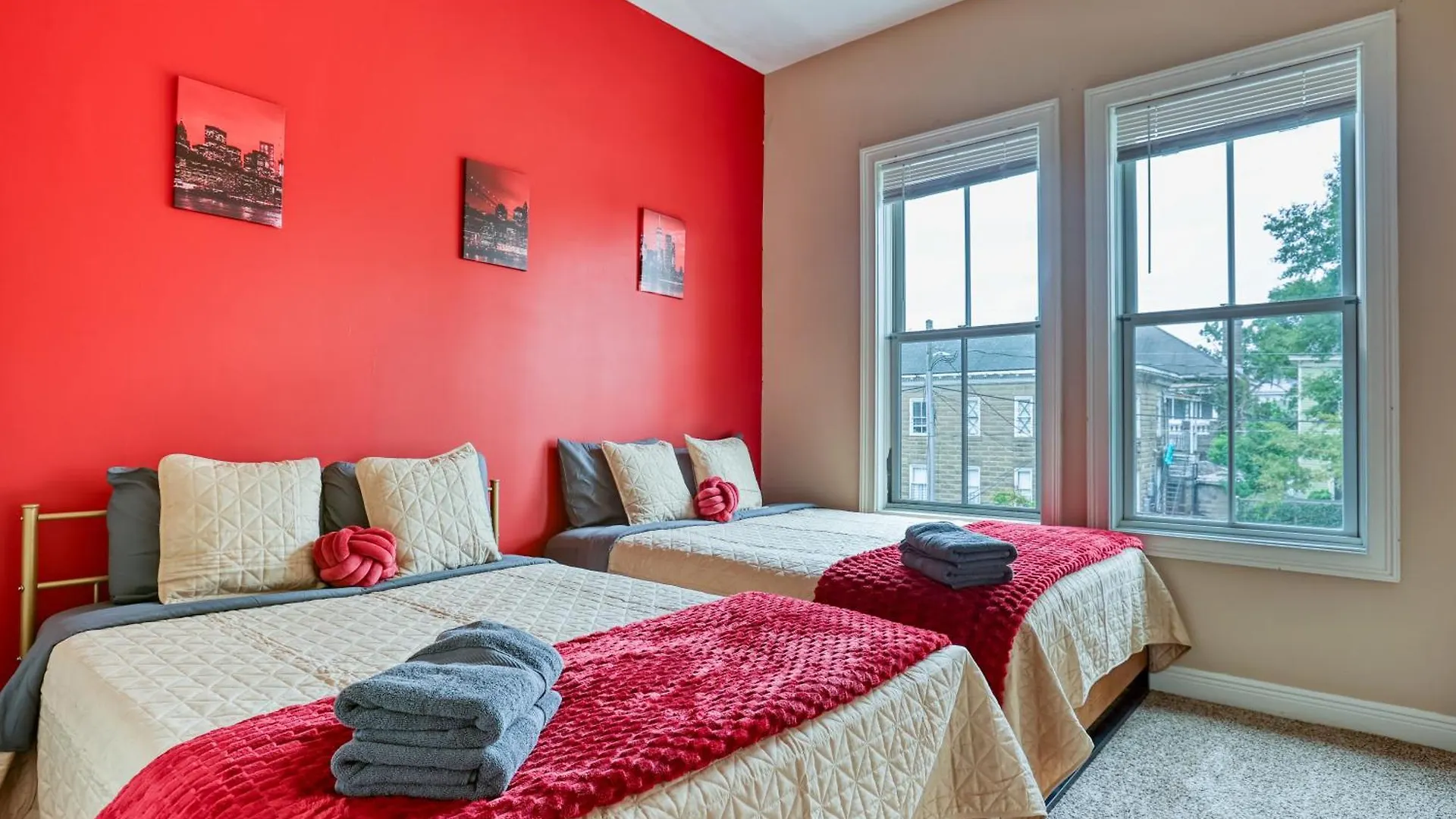 Holiday home 5min To Dt - King Beds - Parking - Telescope - Private Balcony Savannah