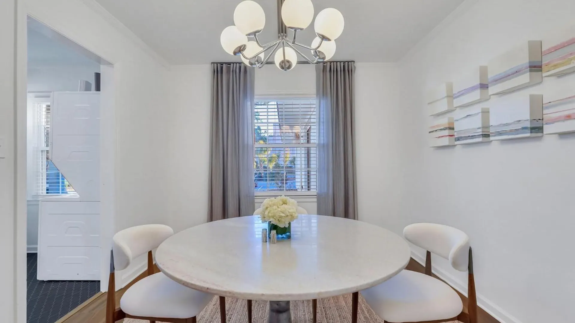 Spacious Mid-century Art Haven Savannah