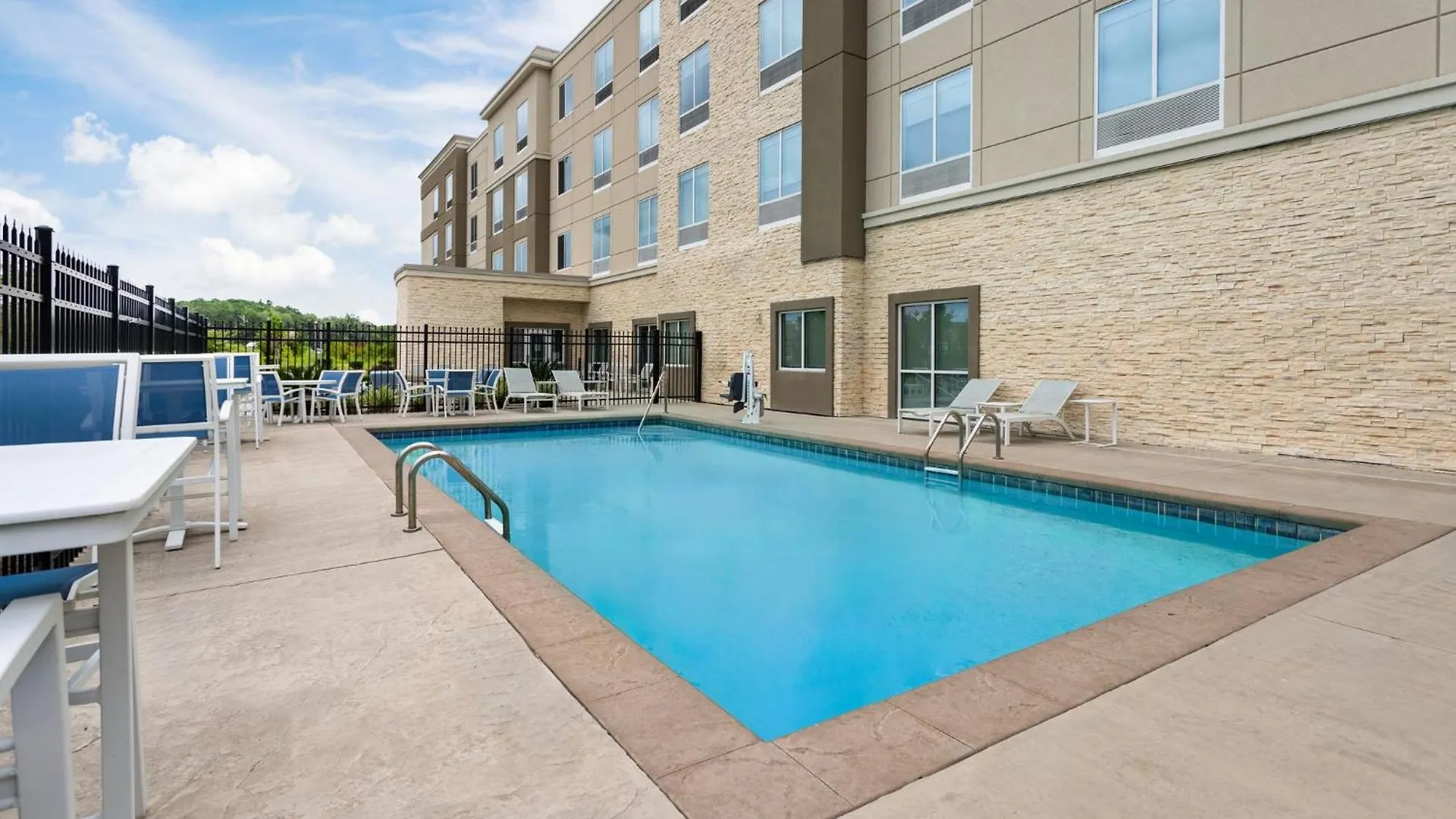 Hotel & - Airport - Pooler By Ihg 3*