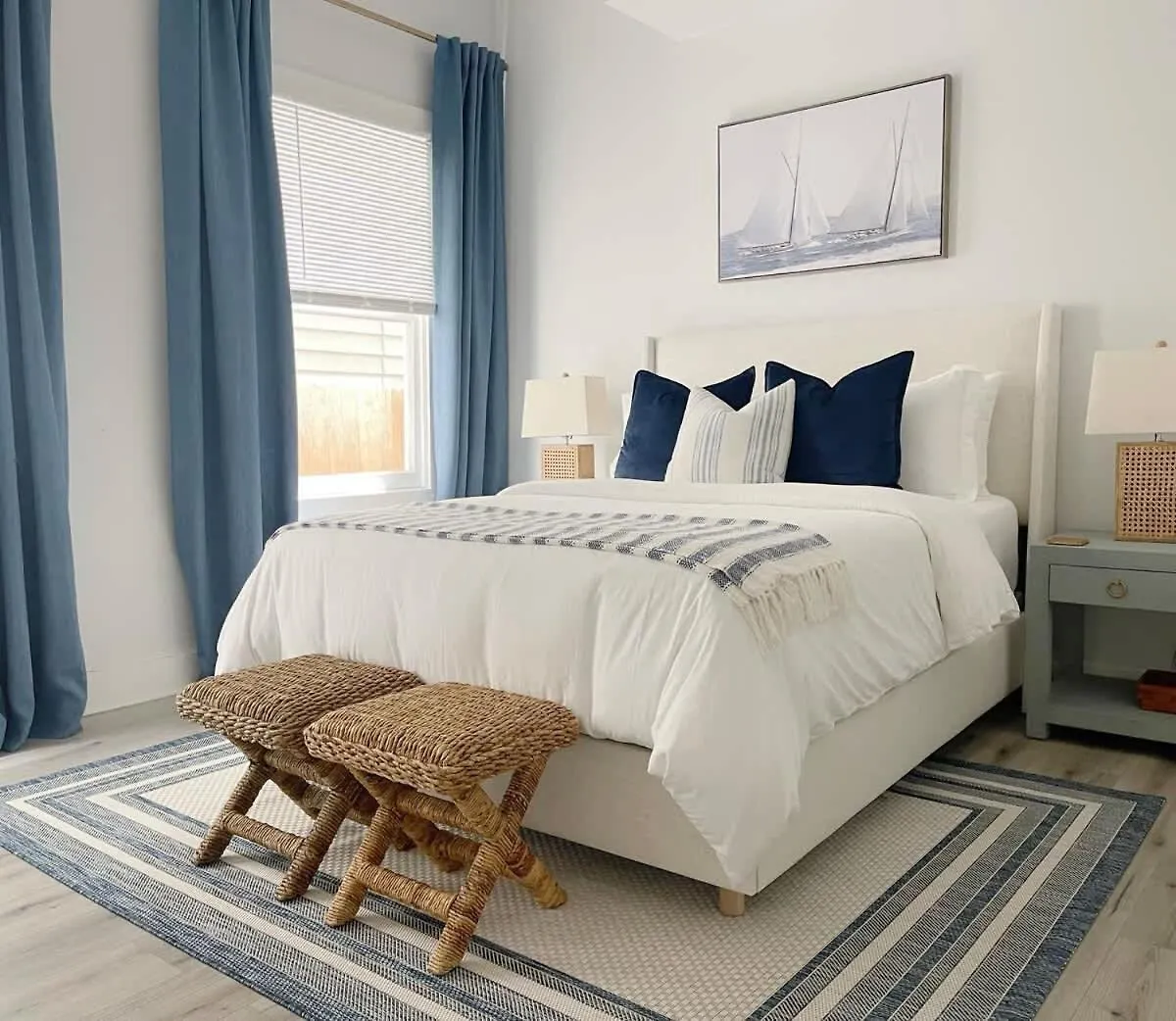 Elegant Duplex Steps To Forsyth! Holiday home Savannah