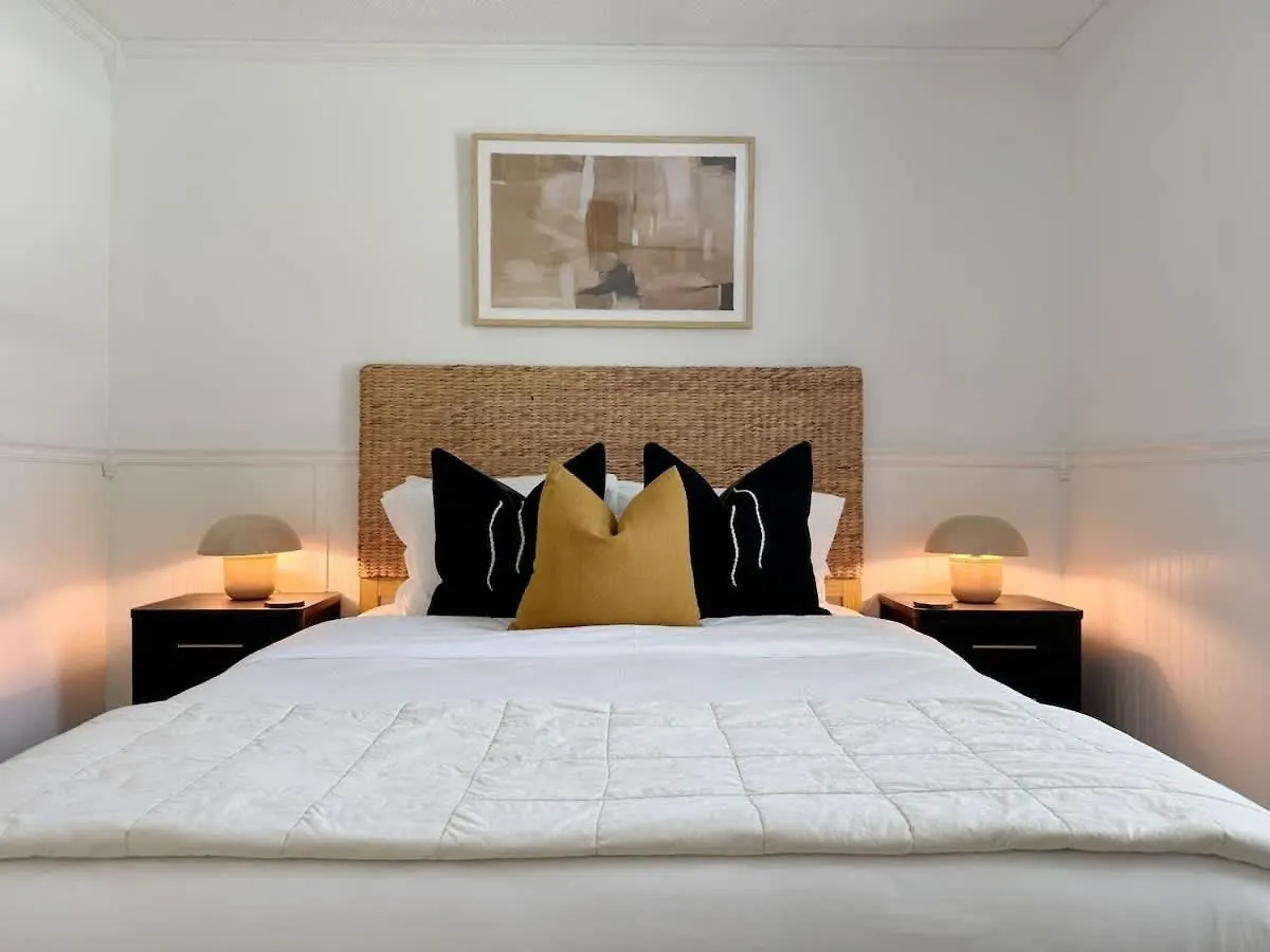 Nyaraló Modern Near & Dog Friendly Savannah