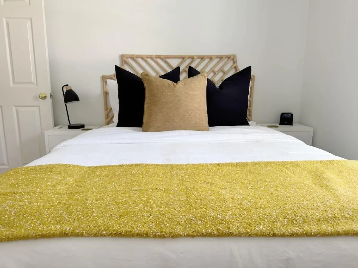 Modern Near & Dog Friendly Savannah