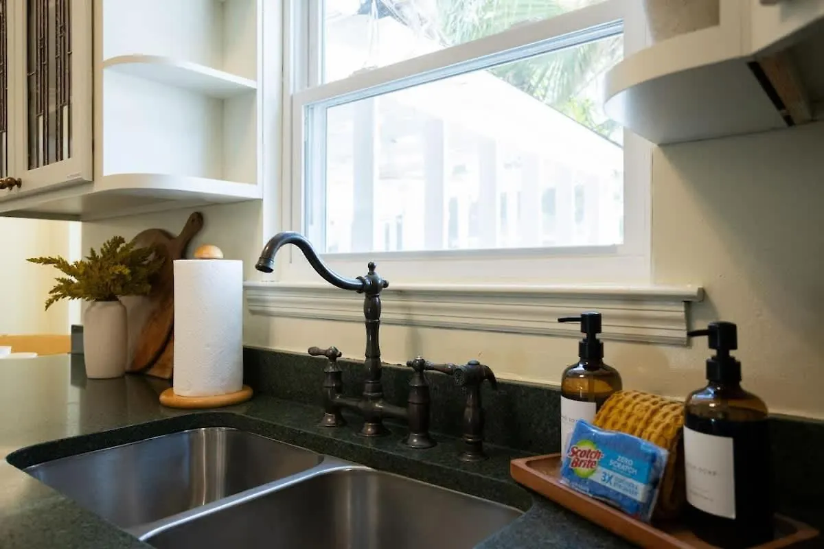 Holiday home Family & Dog-friendly House W Pool & Entertainment Galore! Halfway To Downtown And Tybee