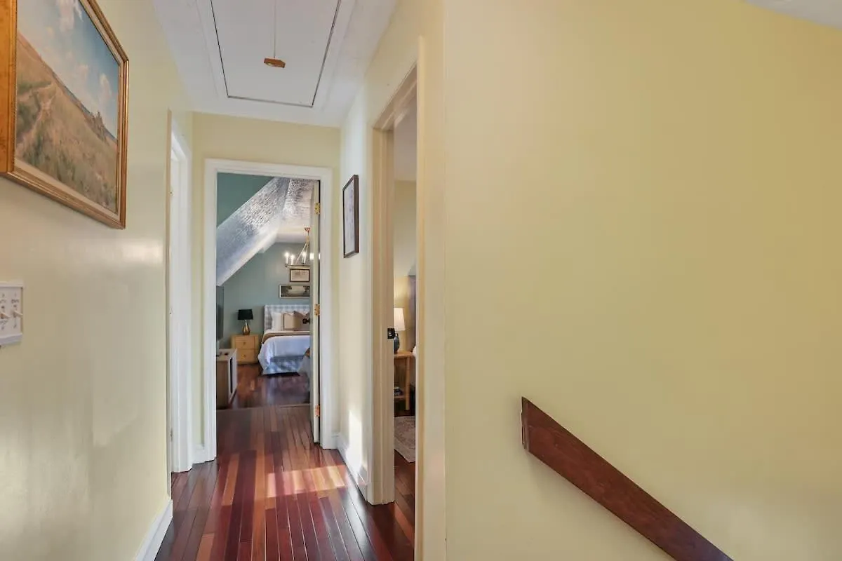 Family & Dog-friendly House W Pool & Entertainment Galore! Halfway To Downtown And Tybee