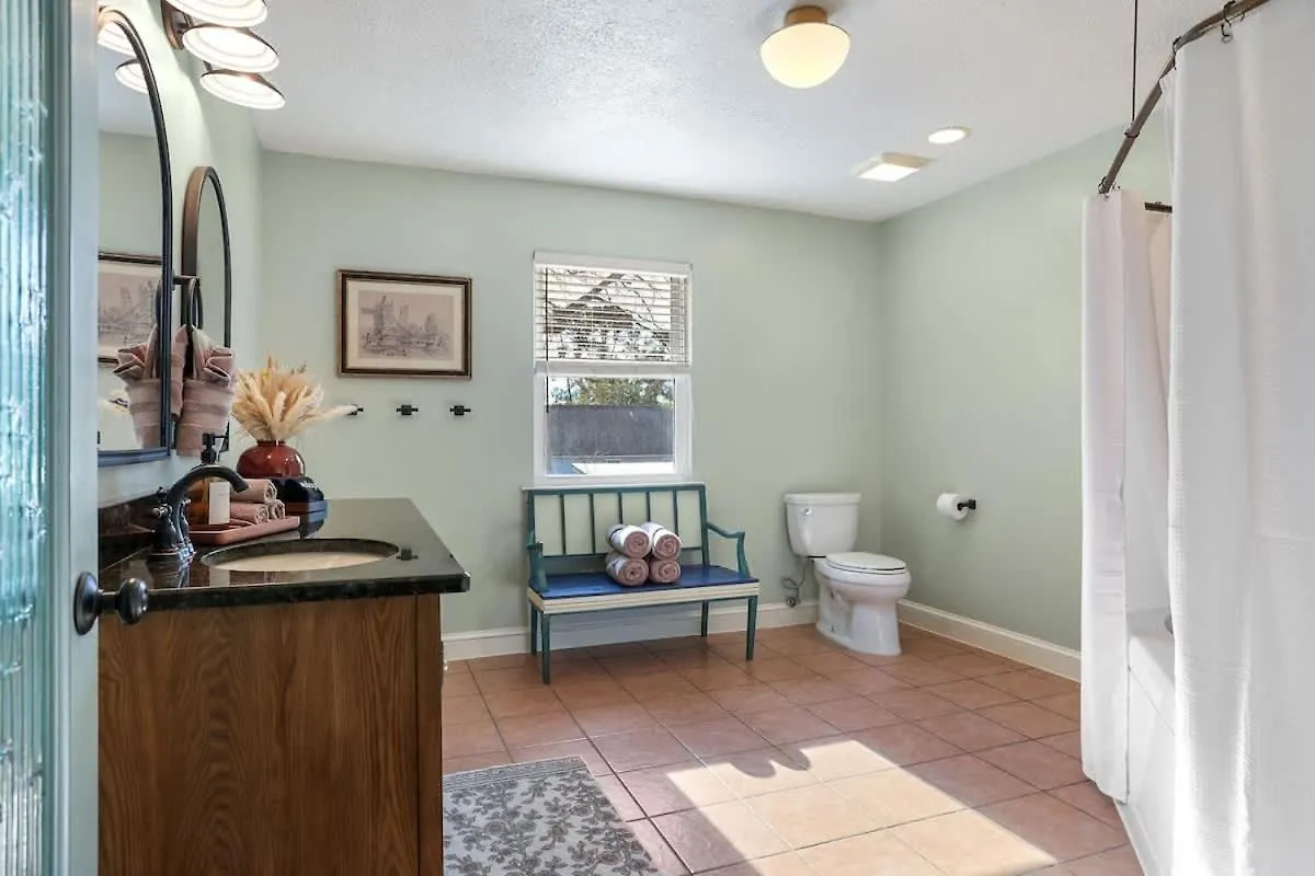 Holiday home Family & Dog-friendly House W Pool & Entertainment Galore! Halfway To Downtown And Tybee Savannah