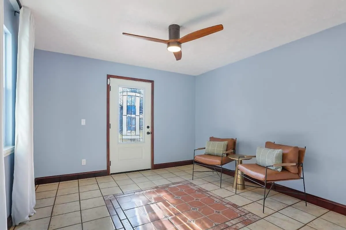Family & Dog-friendly House W Pool & Entertainment Galore! Halfway To Downtown And Tybee * Savannah
